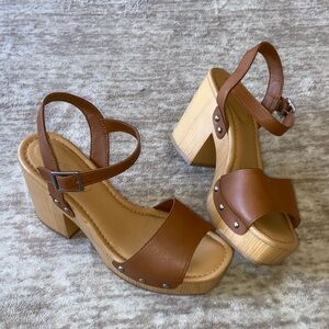 Universal Thread Brown Faux-Leather Platform Block Heel Sandals